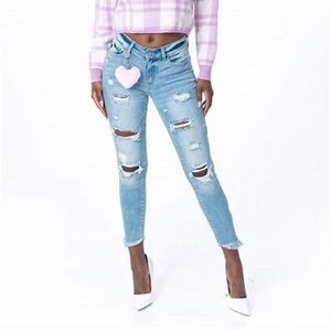 Kancan Denim Light Wash Mid-Rise Distressed and Destroyed Skinny Jeans Size 30